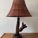 Lampe en bois sculpté figurant une fleur, années 60