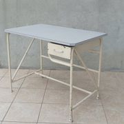 Table haute industrielle de métier métal et formica