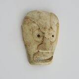 Netsuke ancien grand masque en os japon personnage grimaçant. xixe