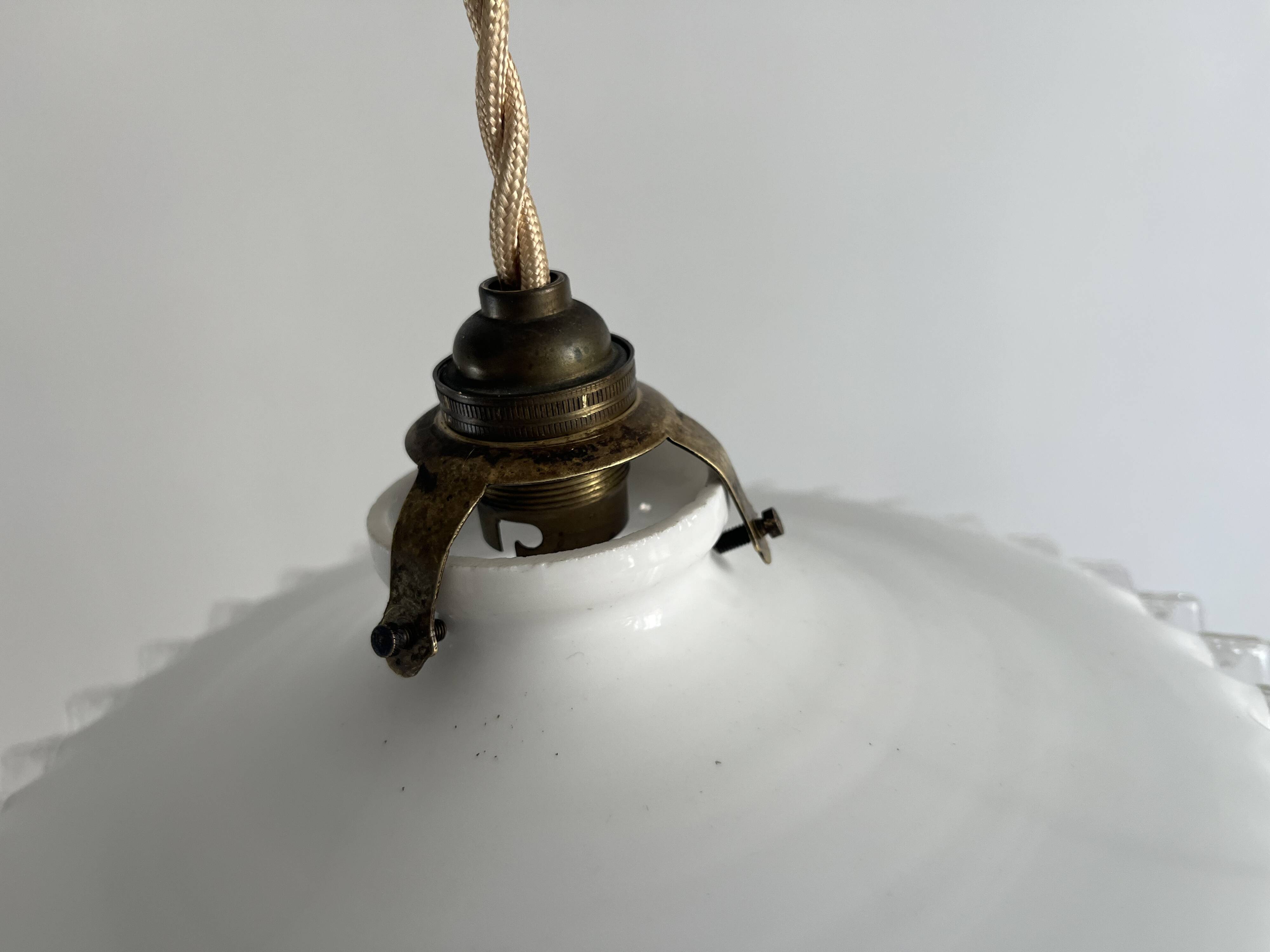 Opaline pendant light with serrated tray