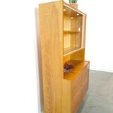Vitrine en placage avec étagères