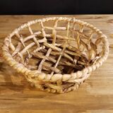 Round woven basket