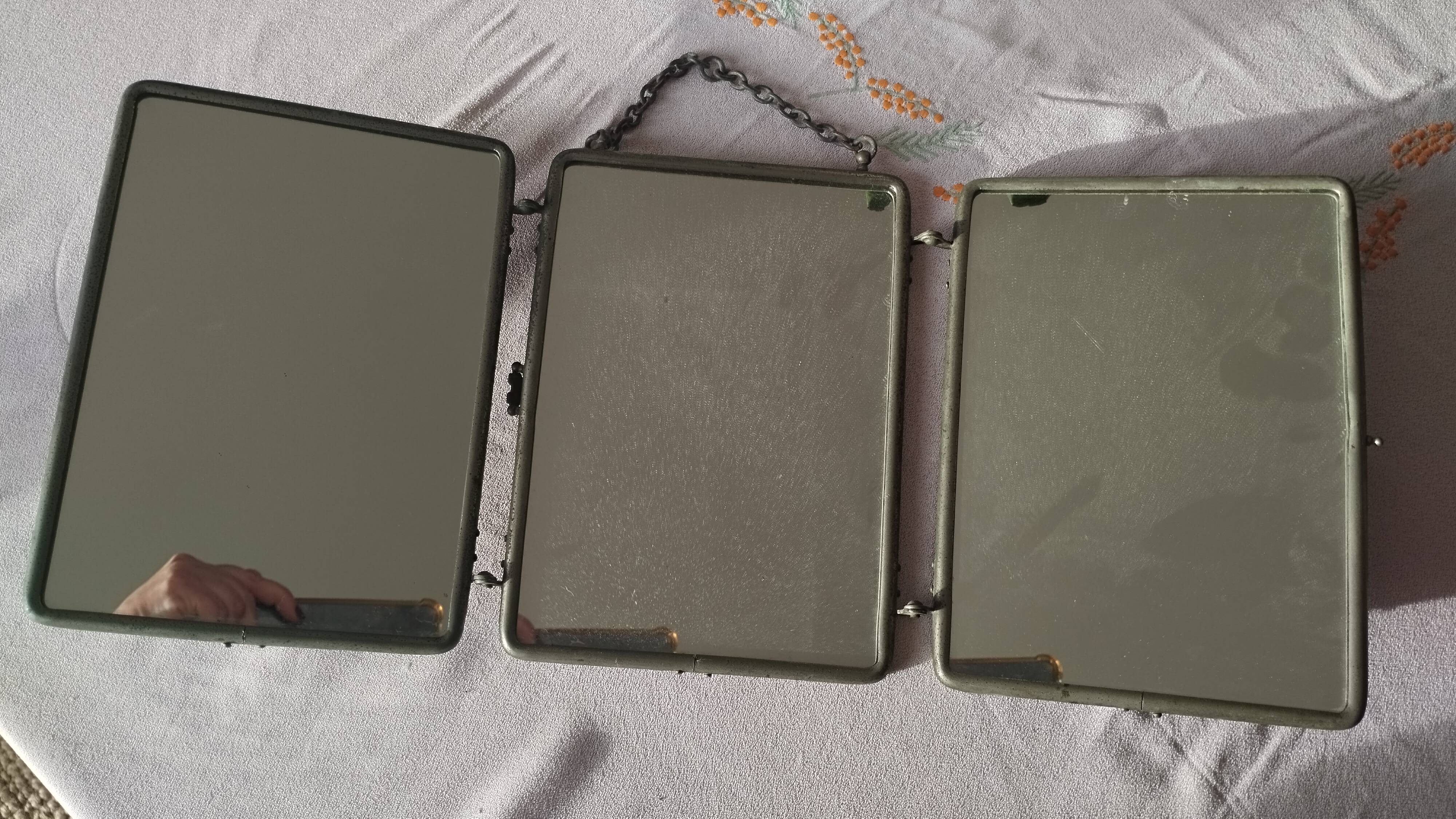 Triptych barber mirror