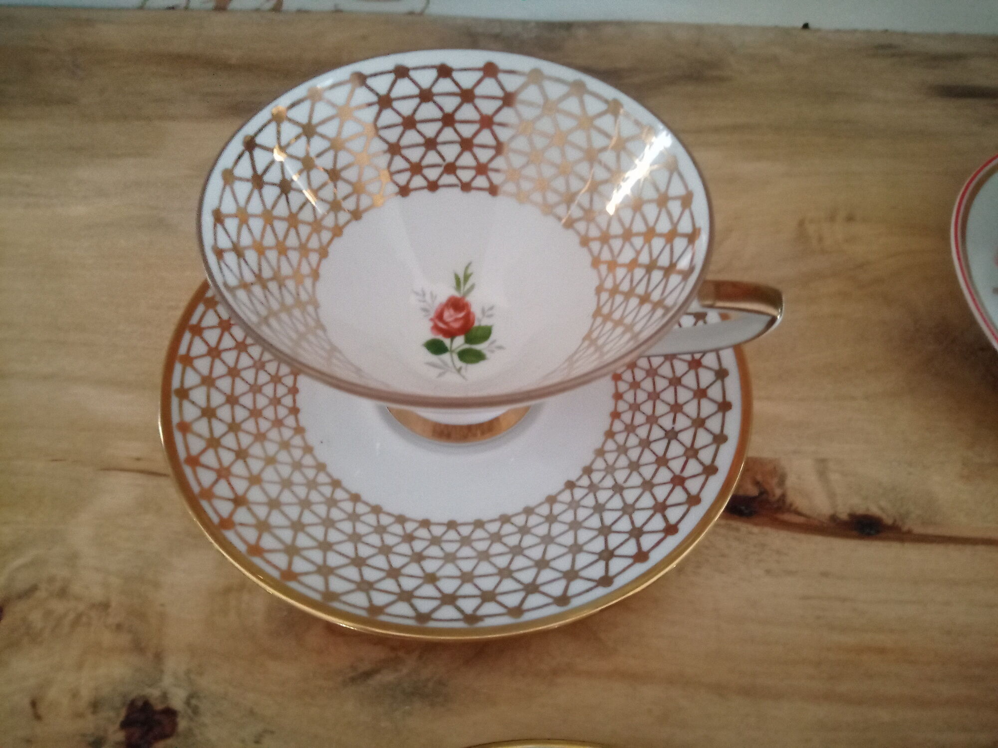 Lot of 4 coffee cups and mismatched Bavaria porcelain cups