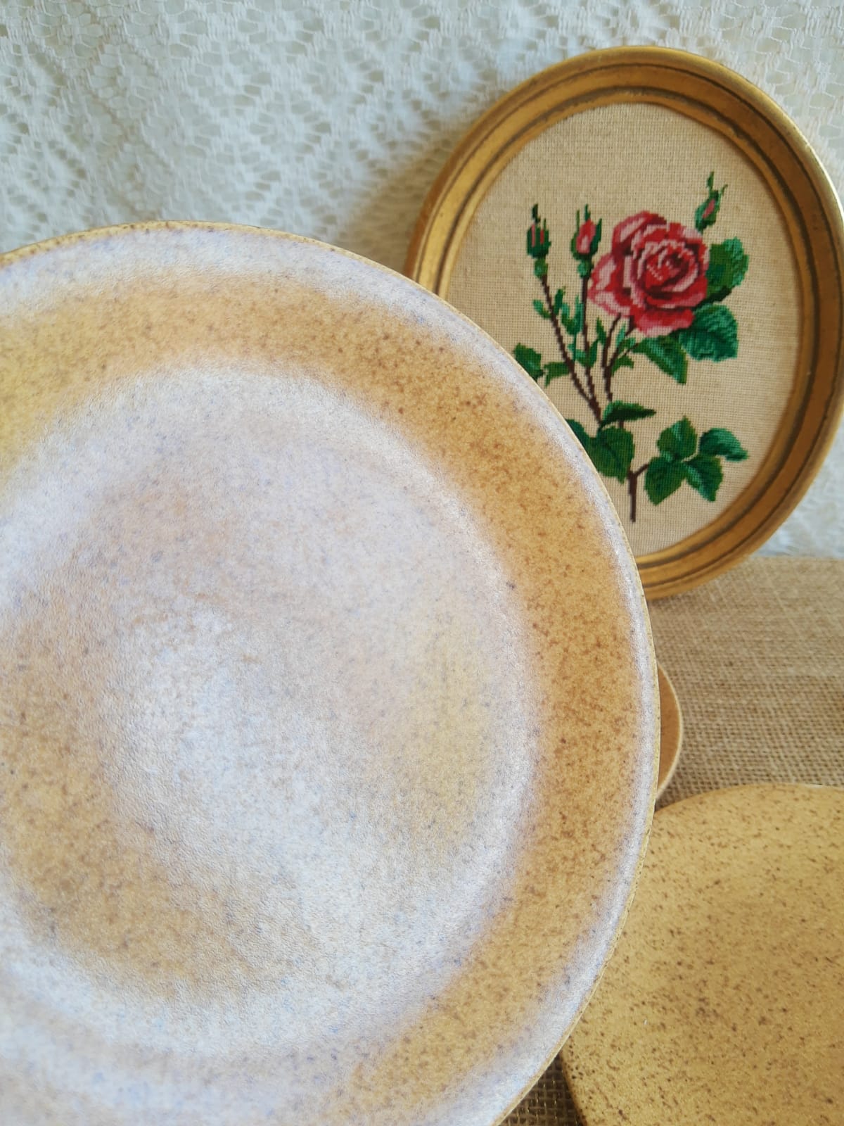 6 small dessert plates in vintage Chantilly Longchamp sandstone