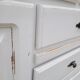 Buffet en bois patiné blanc