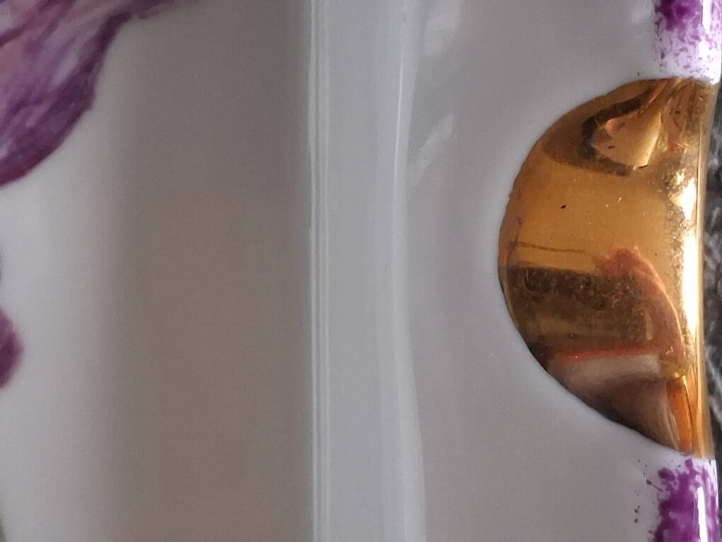 Sublime Pocket Bowl in Limoges Porcelain, Hand-Painted Iris & Gold Leaf