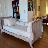 magnificent daybed / sofa bed with cushions, ideal for a bedroom,
