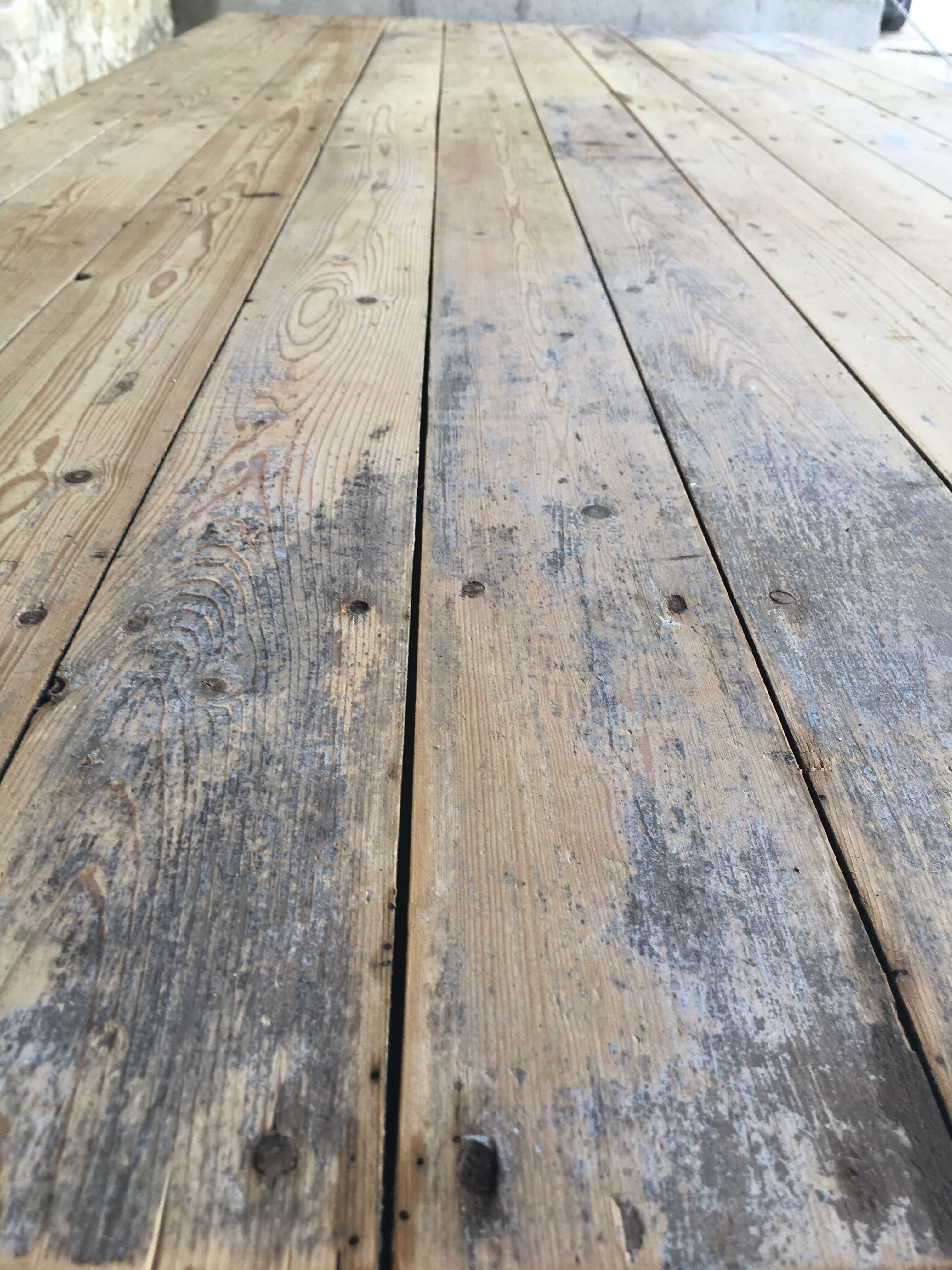 Old table workshop on trestles