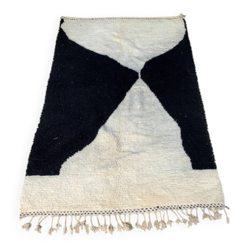 Moroccan rug in natural wool 250cm x 150cm