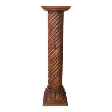 Carved oak column with twisted shaft, beads and acanthus – 19th c.