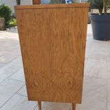 Oak chest of drawers
