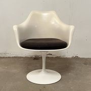4 Tulip chairs by Eero Saarinen for Knoll