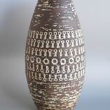 Brutalist Scandinavian modernist ceramic vase by Mari Simmulson for Upsala Ekeby, Sweden, 1970s.