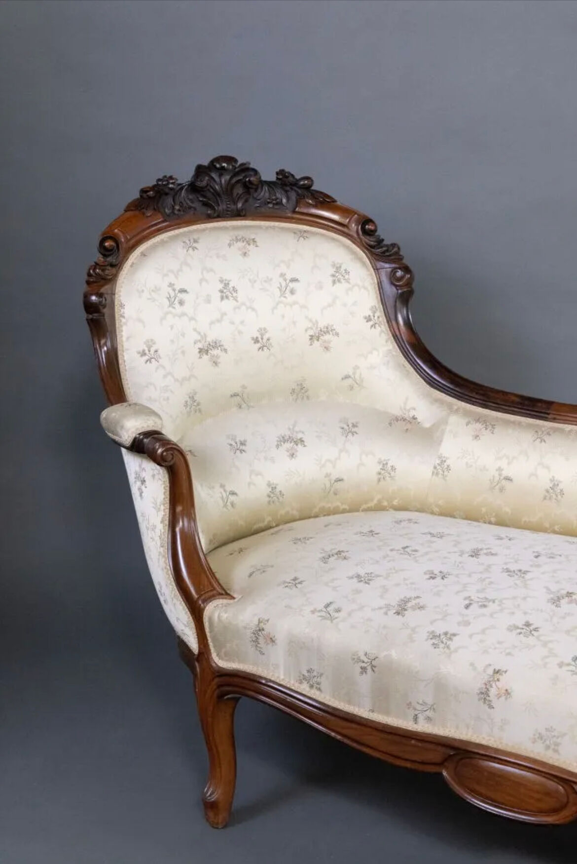 Louis XV meridian in walnut and silk