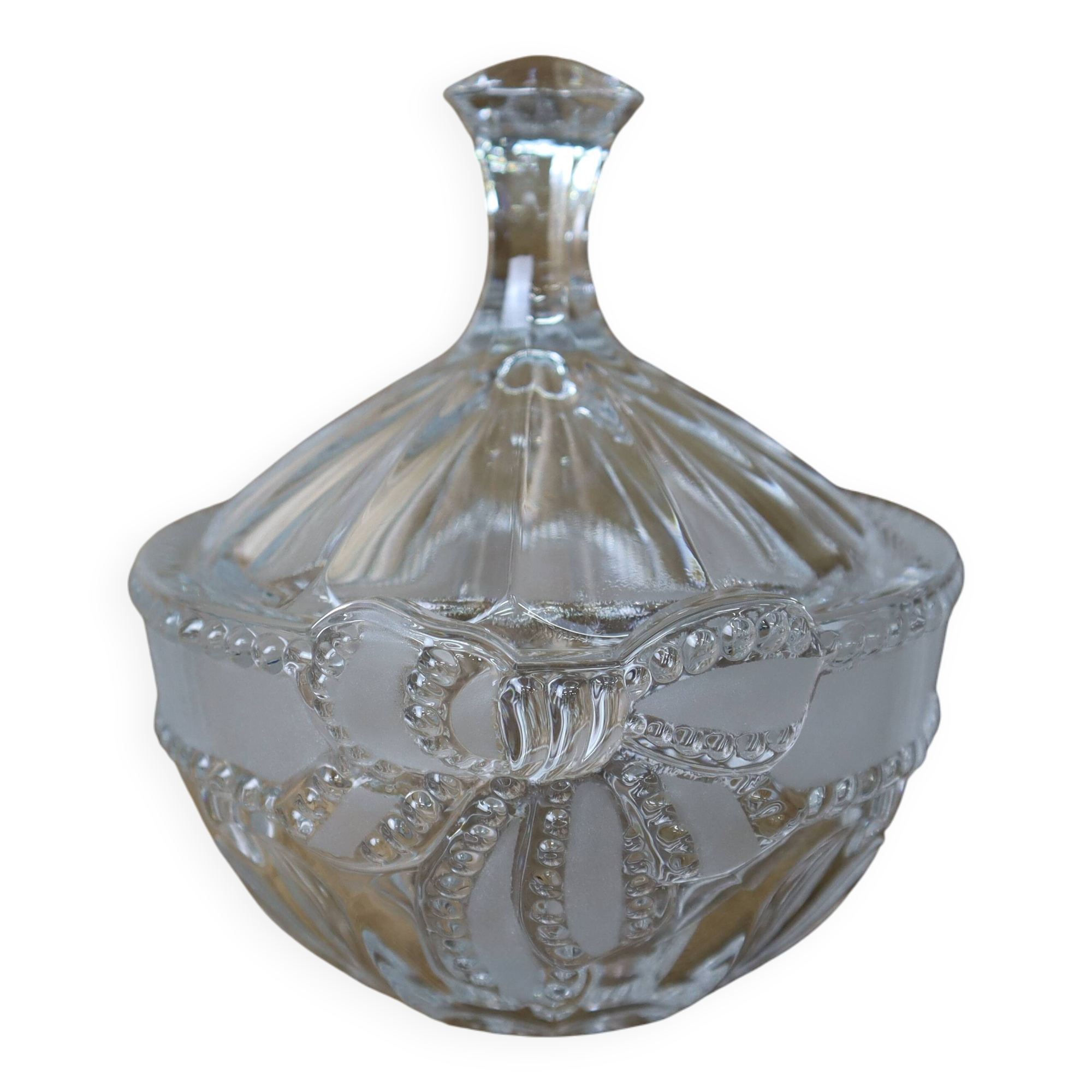 Lead crystal bow relief candy box made in Germany