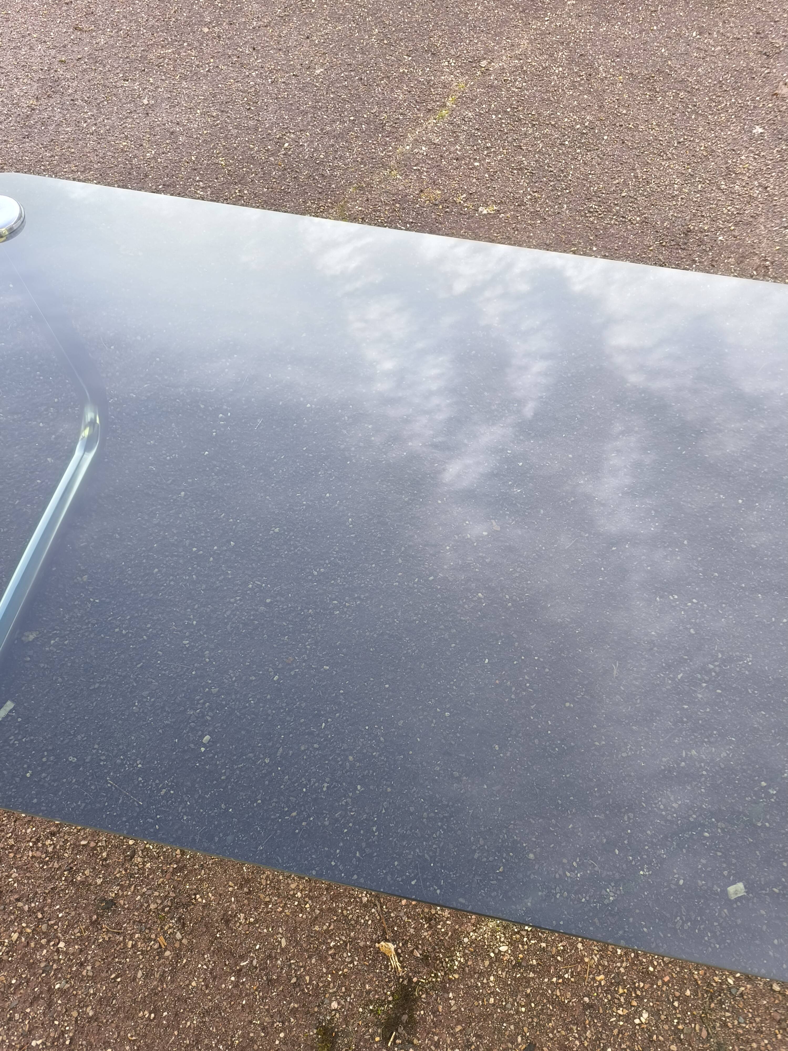 Table basse chromé et verre noir fumé space age italienne