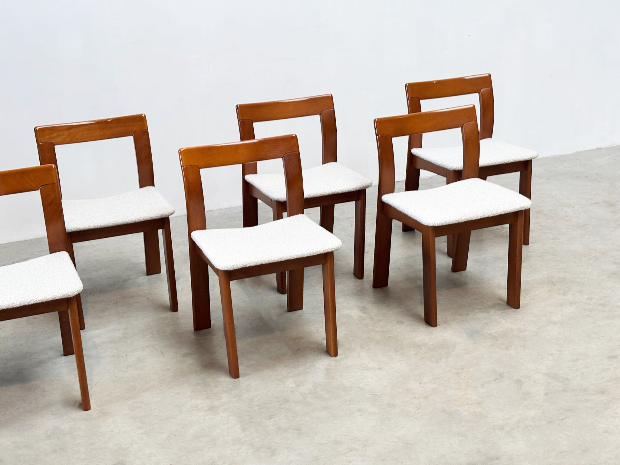 Set of six sculptural Italian dining chairs by Mobil Girgi