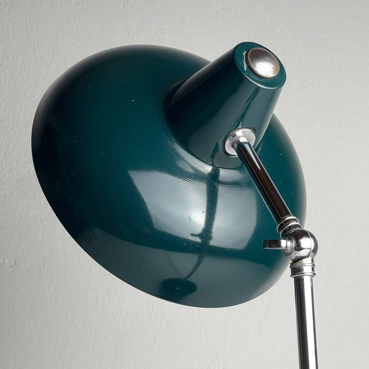 Green metal industrial desk lamp, Italy, 1960s