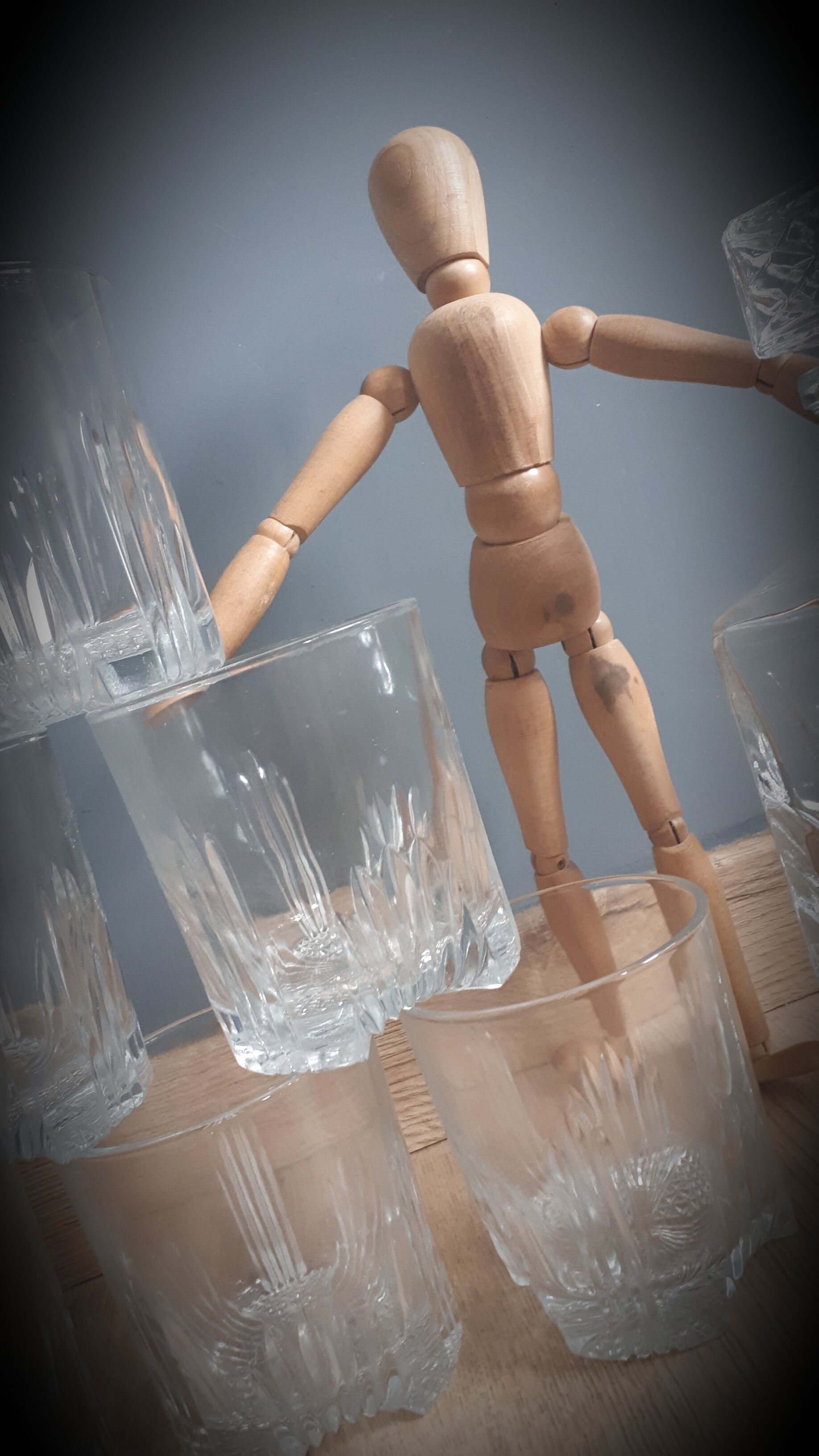 Set 6 sky glasses and square carafe