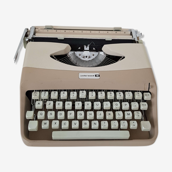 Vintage underwood typewriter 18