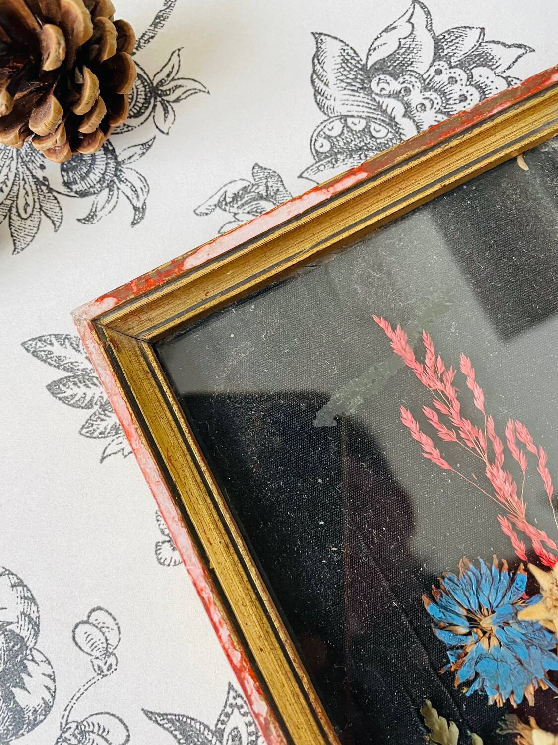 Vintage dried flowers frame