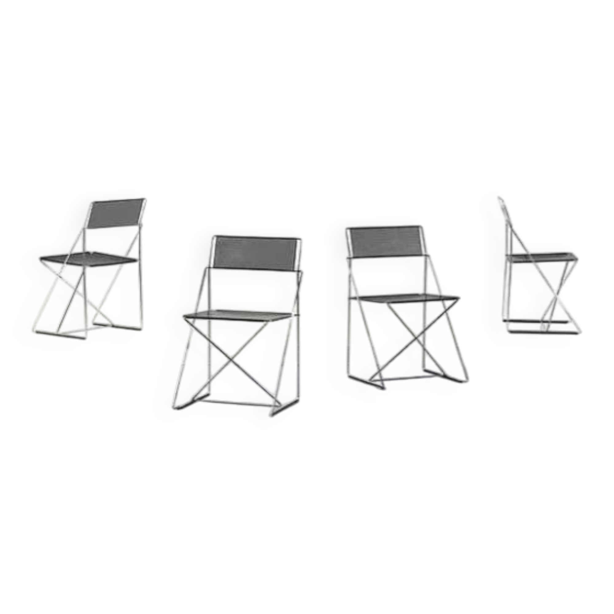 Quatre chaises empilables Nuova X-Line de Niels Jorgen Haugesen  pour Magis
