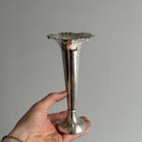 Duo de vases en métal argenté brillant