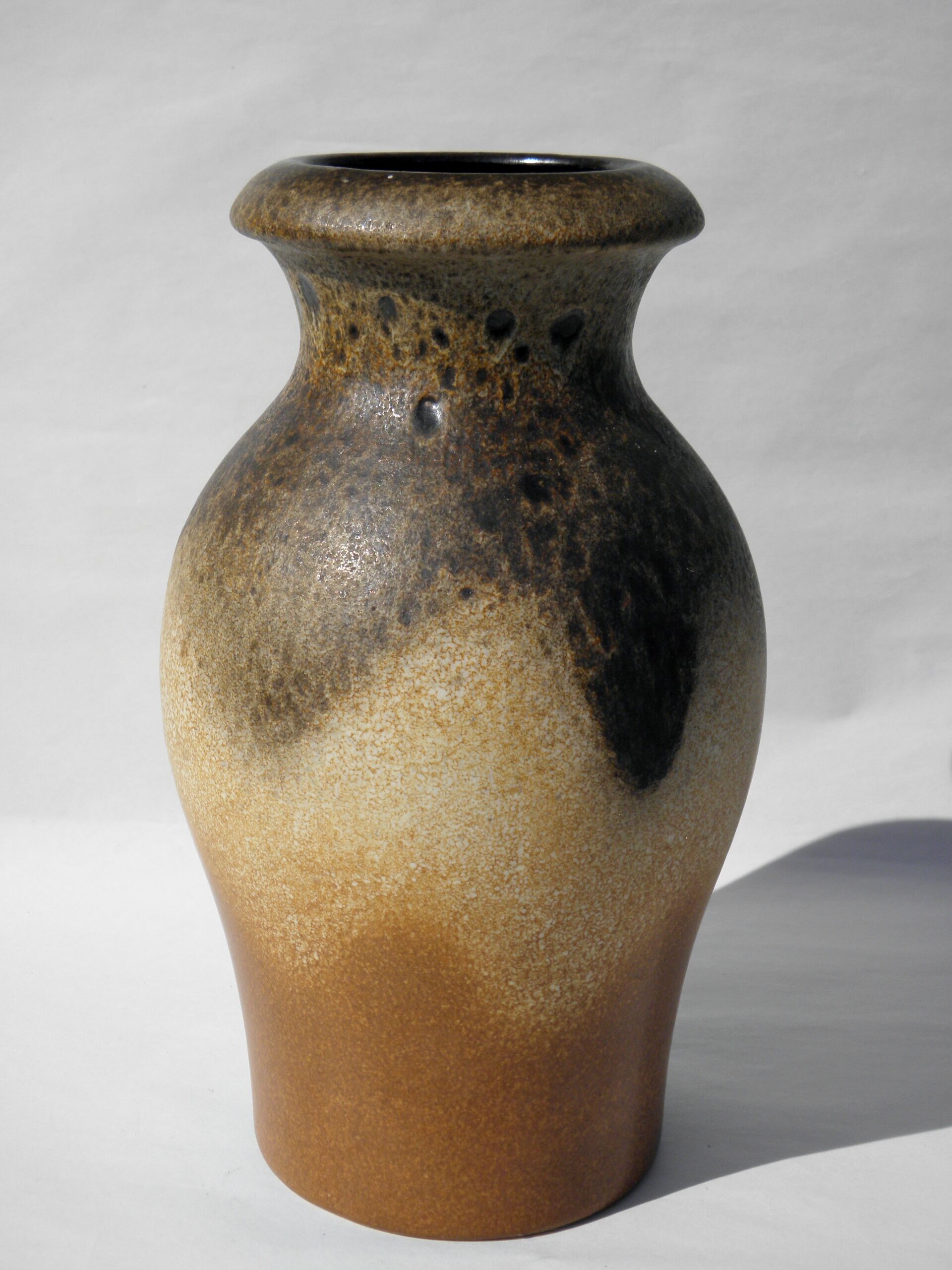 Ceramic vase 27 cm