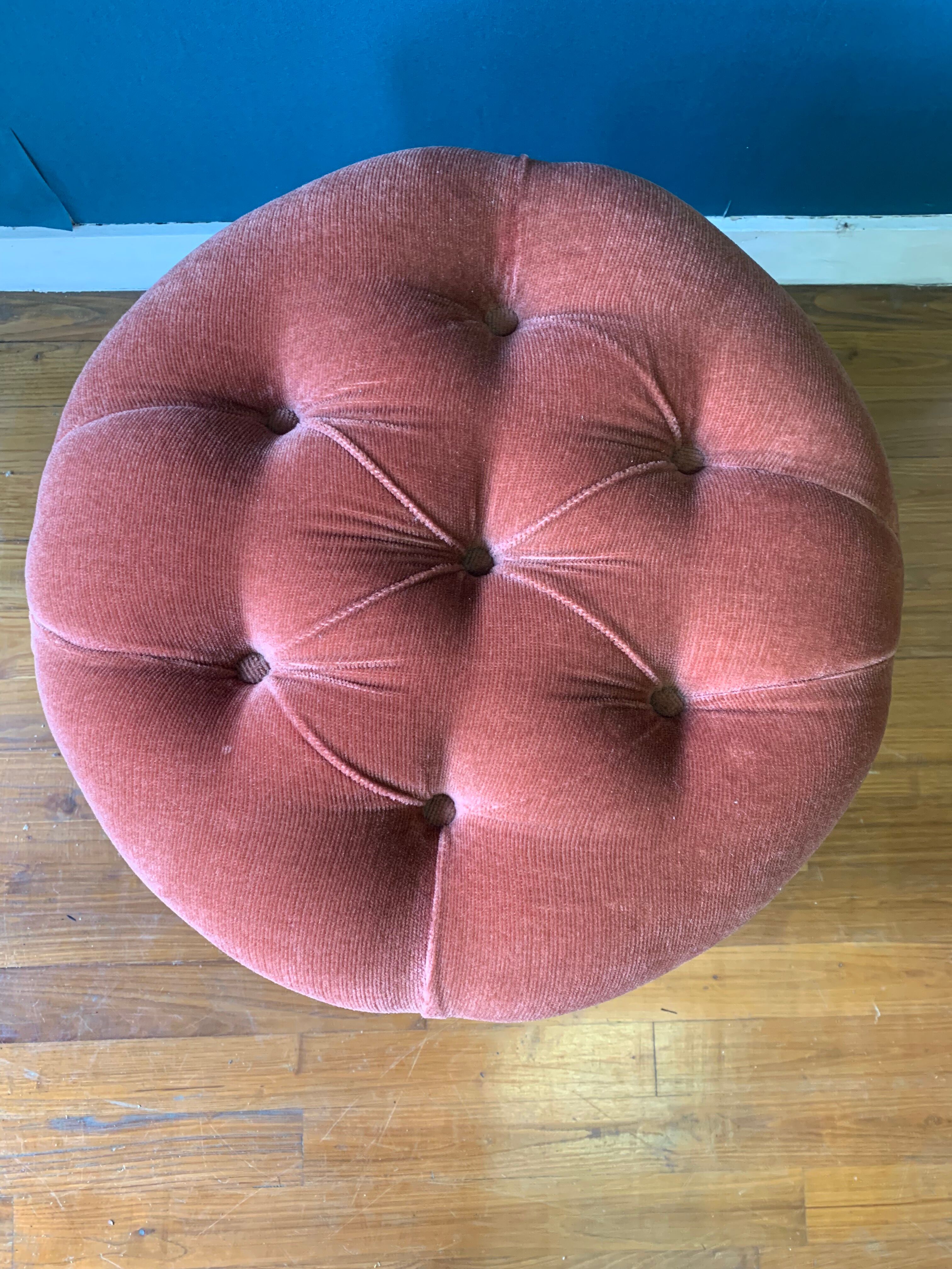 Pink velvet ottoman
