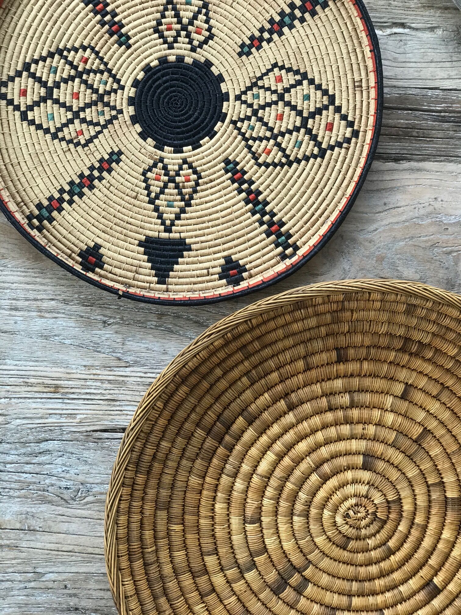Braided wicker dish with ethnic motifs