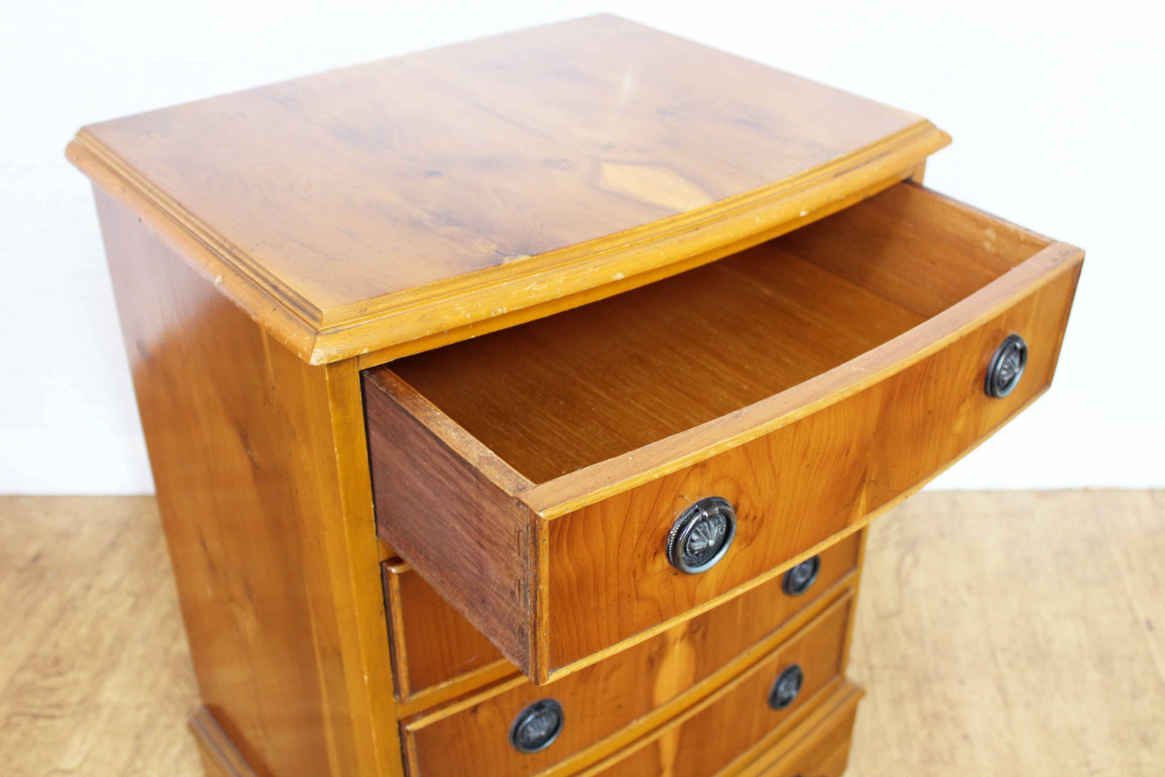 Small chest of drawers from the 50s