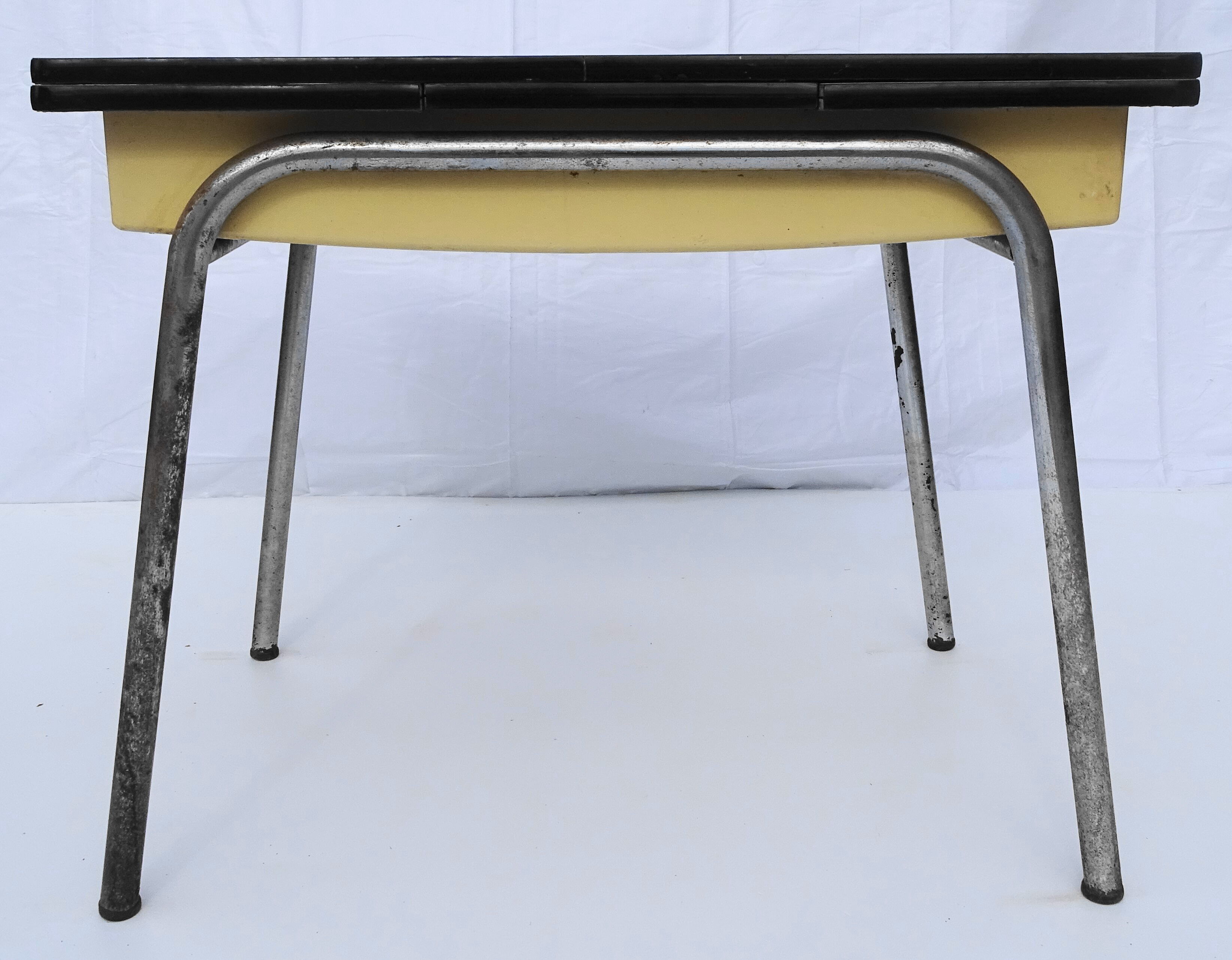 Table à rallonges en formica