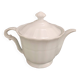 Theiere porcelaine blanche.