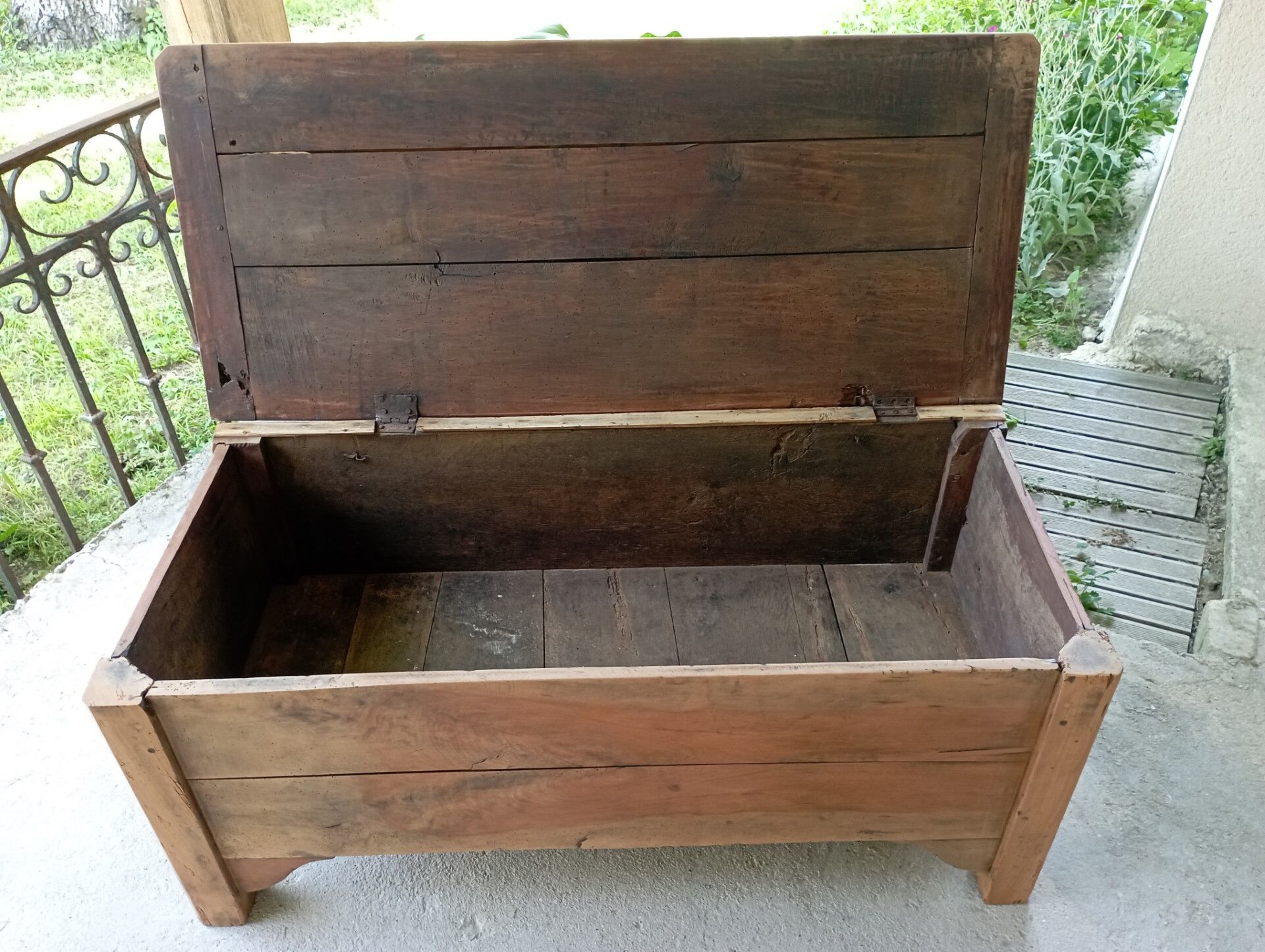 Chest early nineteenth