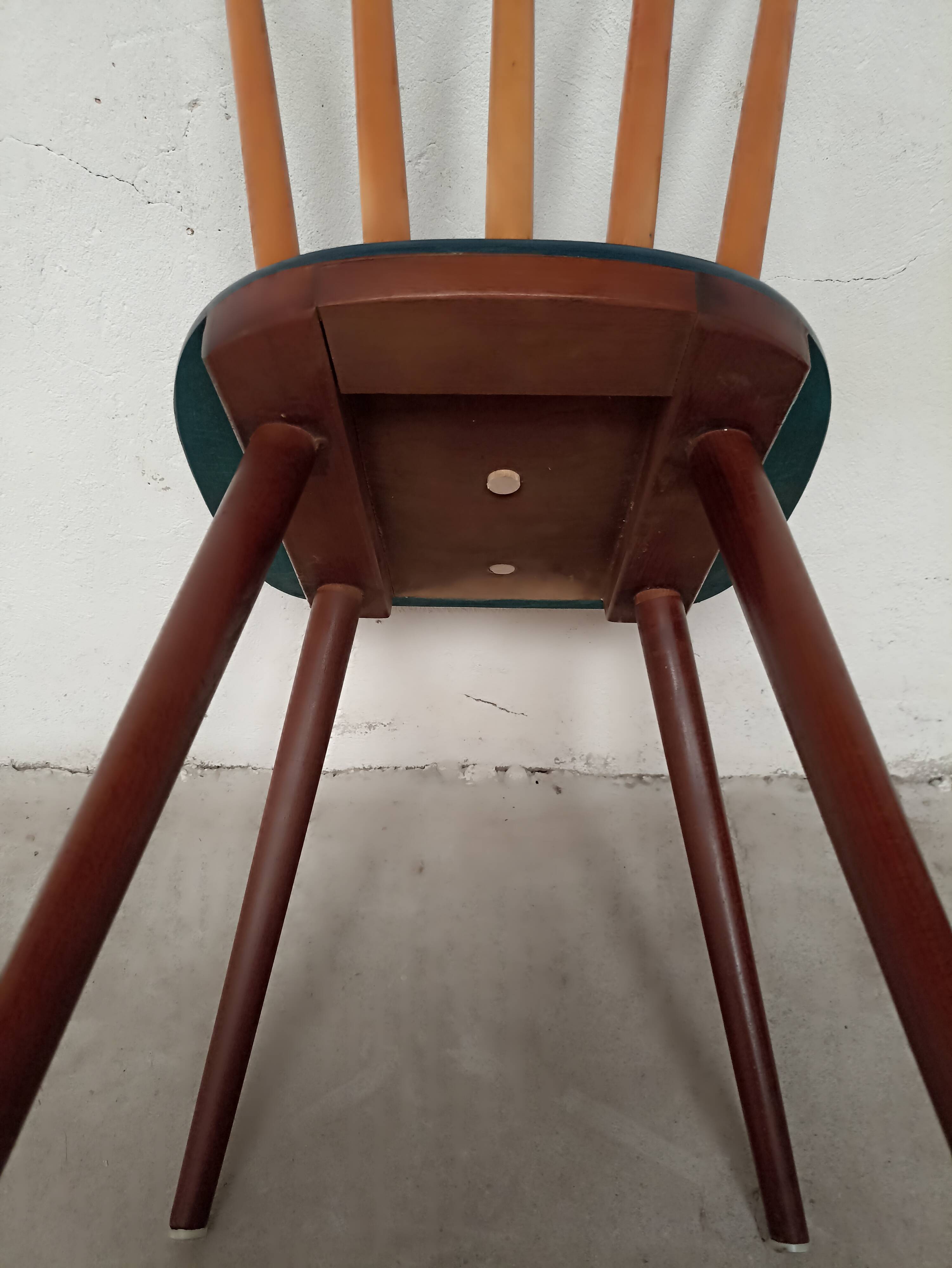 Set of 6 vintage bistro chairs