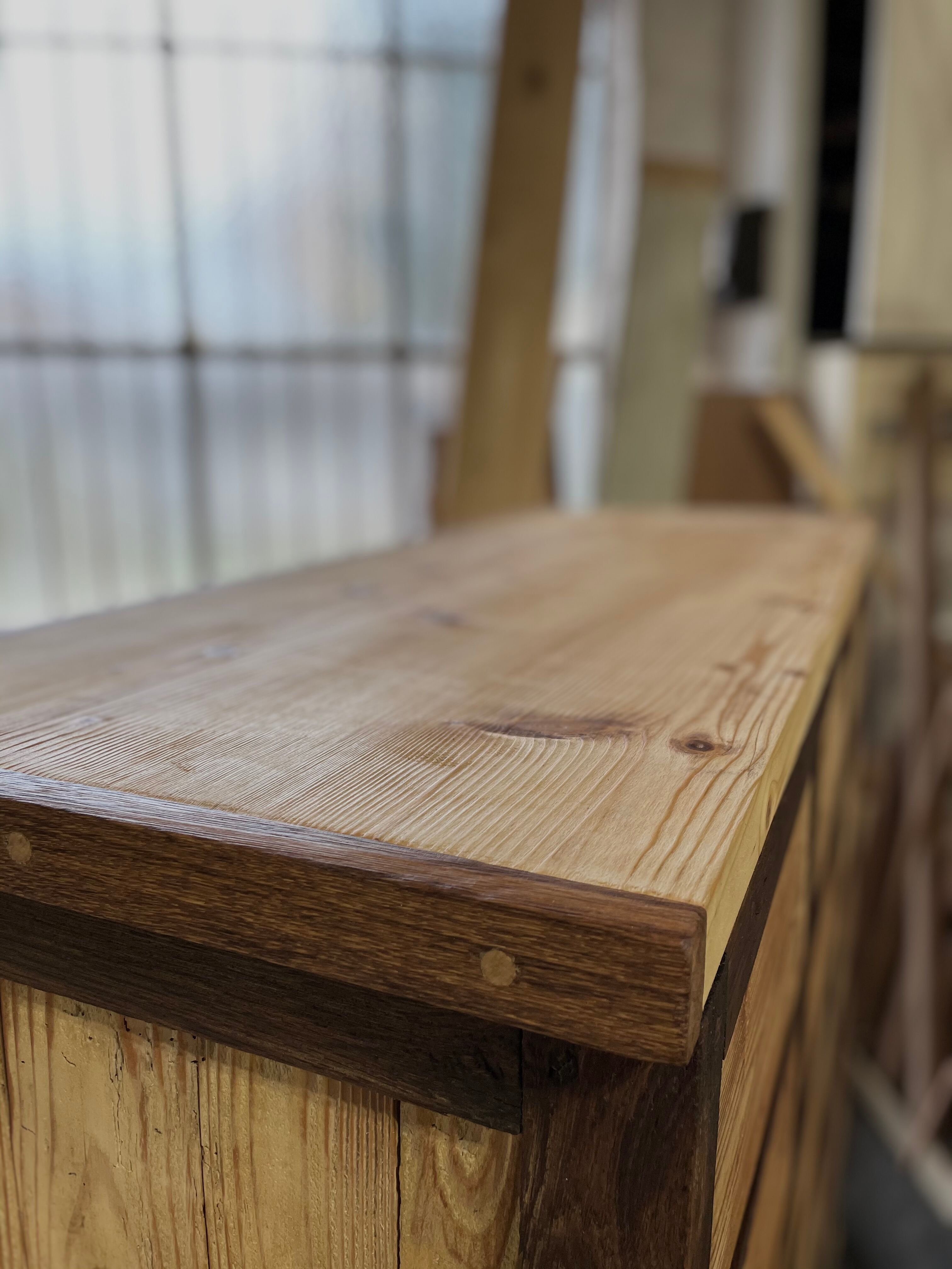 Trade cabinet with drawers