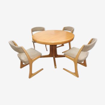 Table plus 4 chaises