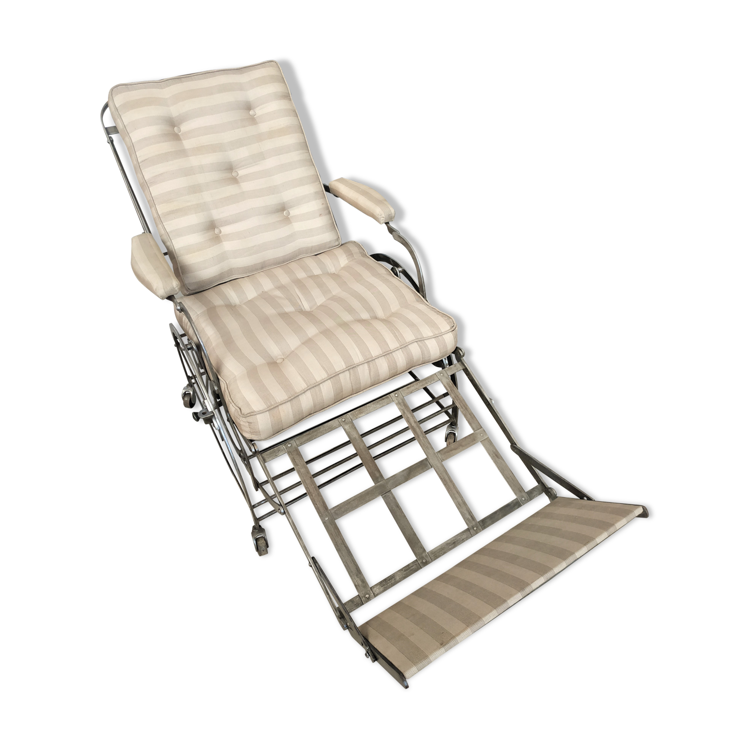 Wilson's adjustable folding chair made of steel produced in 1871