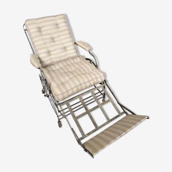 Wilson's adjustable folding chair made of steel produced in 1871