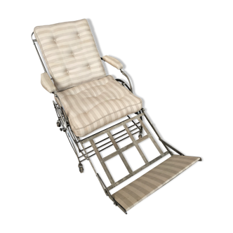 Wilson's adjustable folding chair made of steel produced in 1871
