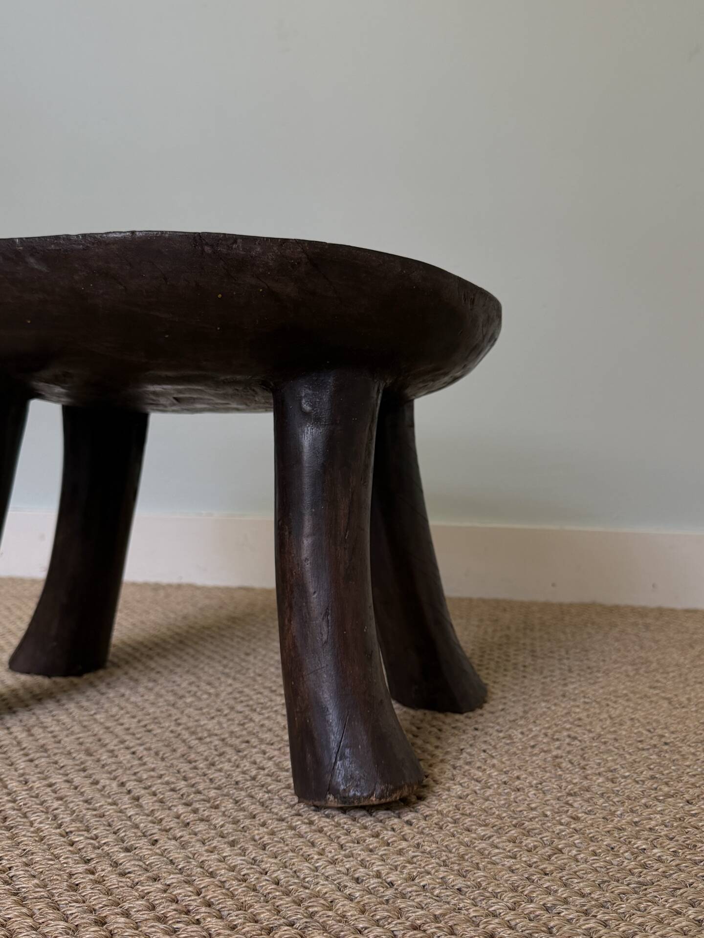 Monoxyle stool in carved wood – Ivory Coast