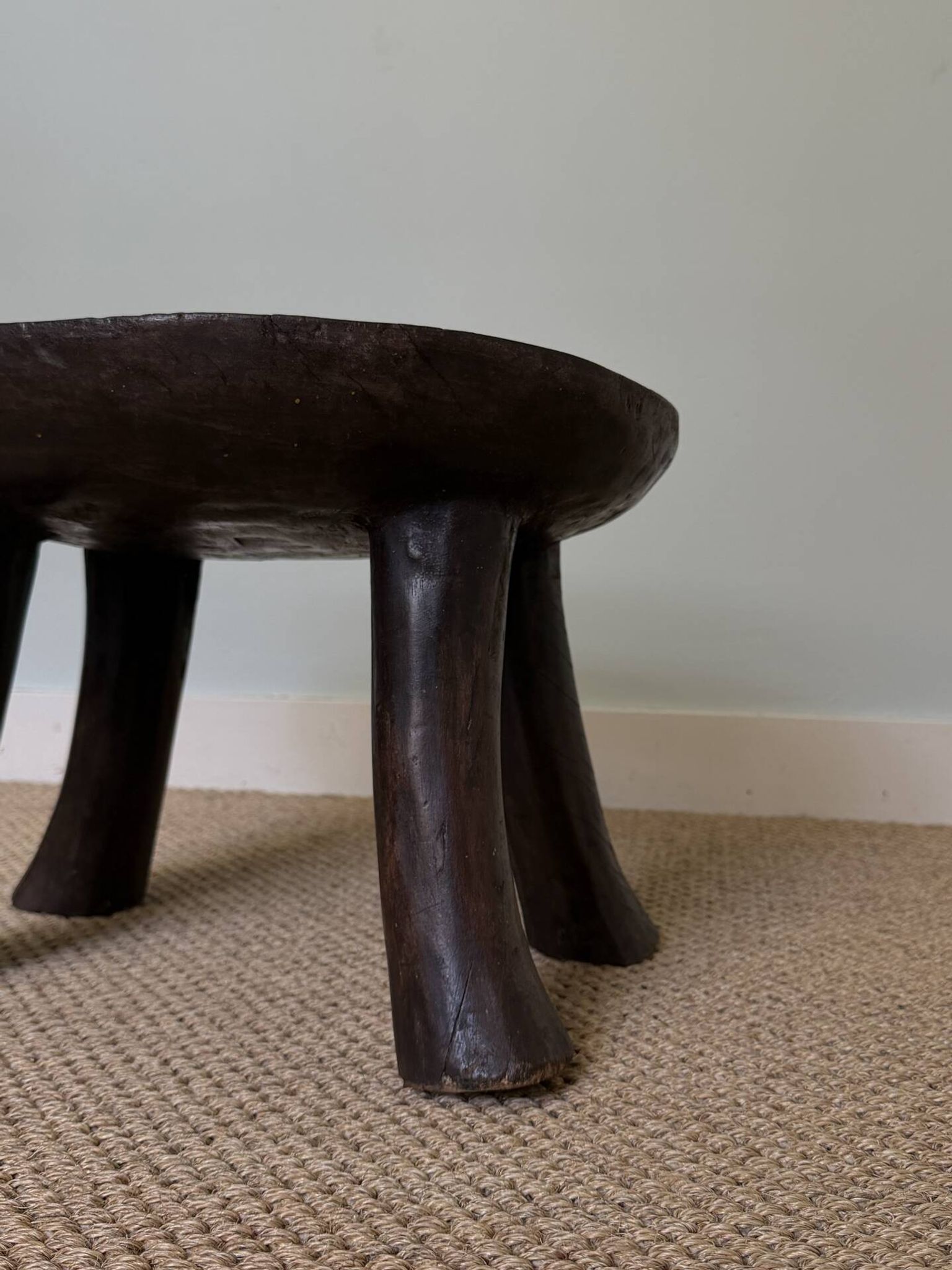 Monoxyle stool in carved wood – Ivory Coast