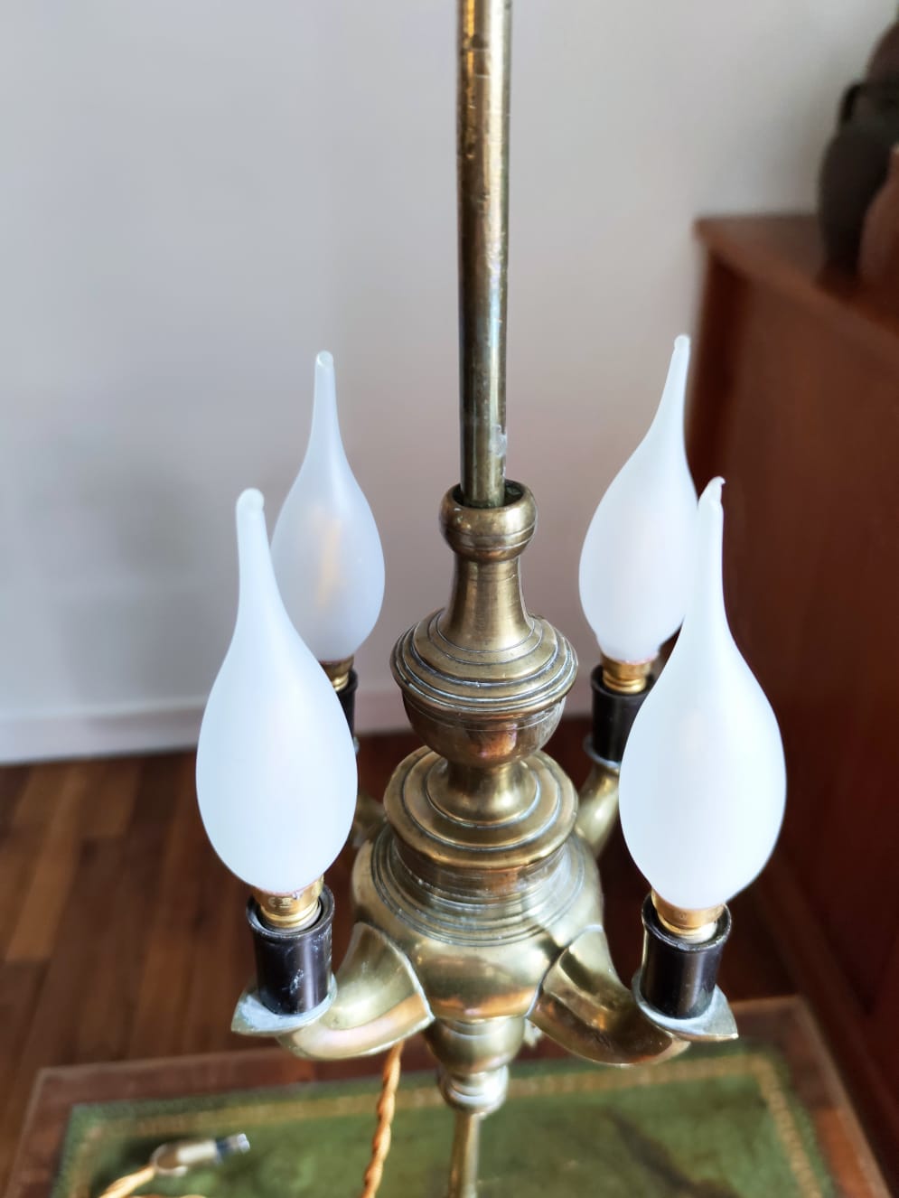 Large Italian-style gold metal lamp H73cm