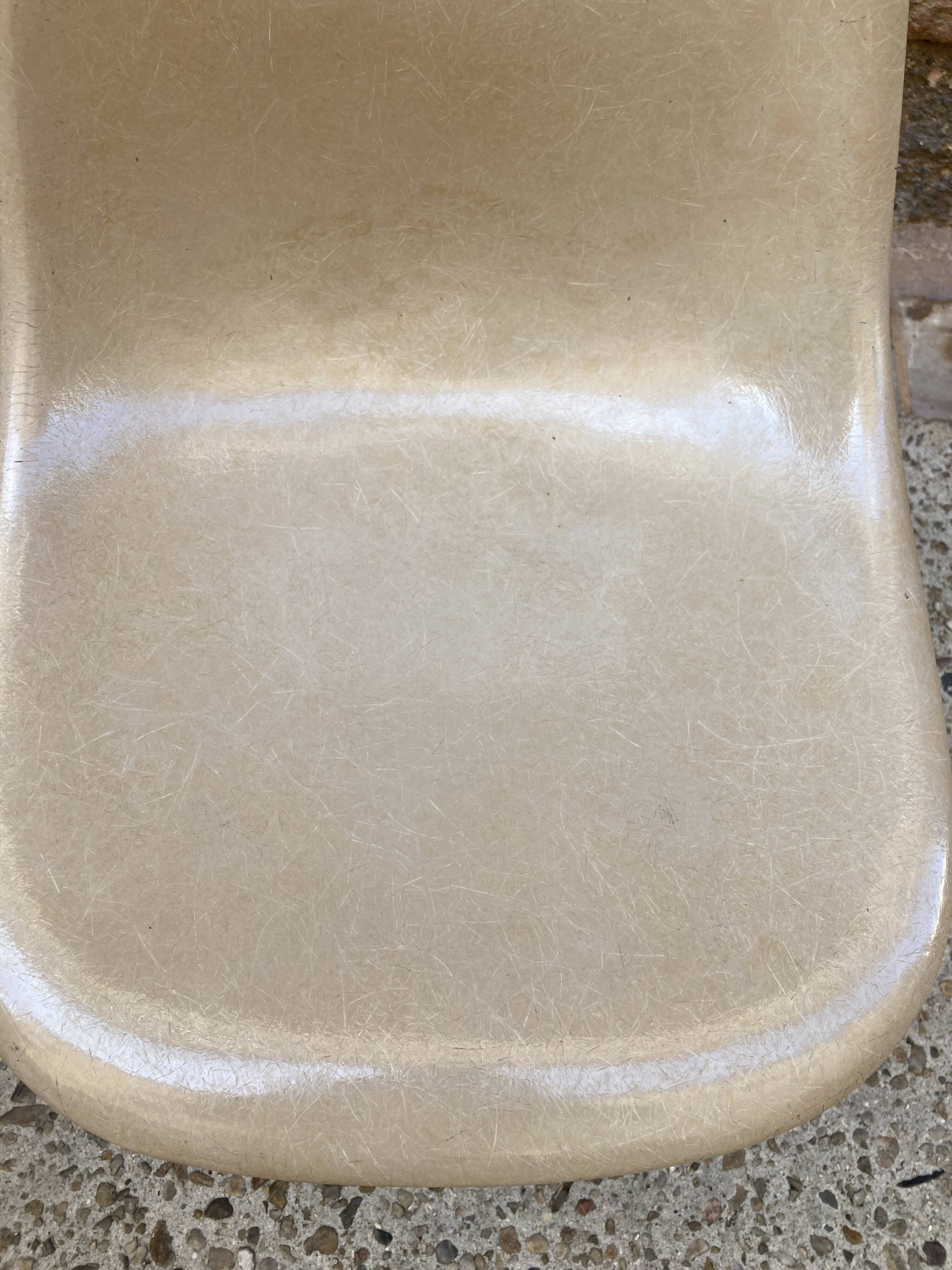 Beige chair DSW Eames