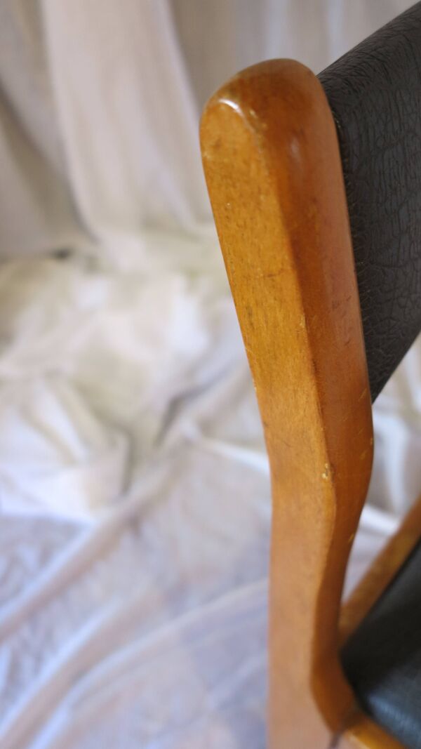 Suite de 4 chaises scandinaves simili cuir noir