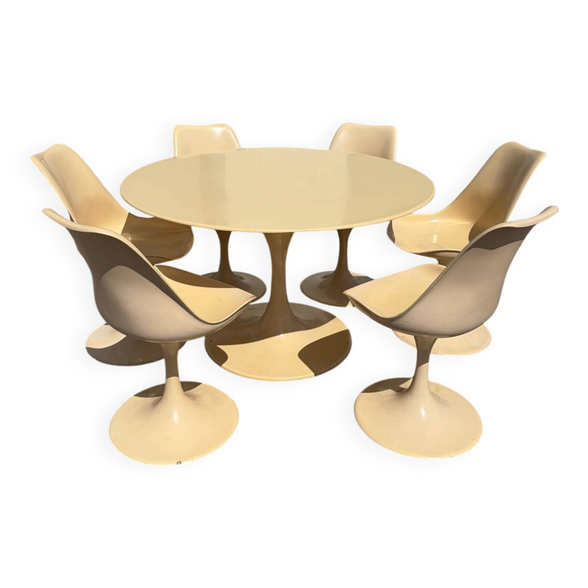 Space Age Table with tulip design and 6 chairs