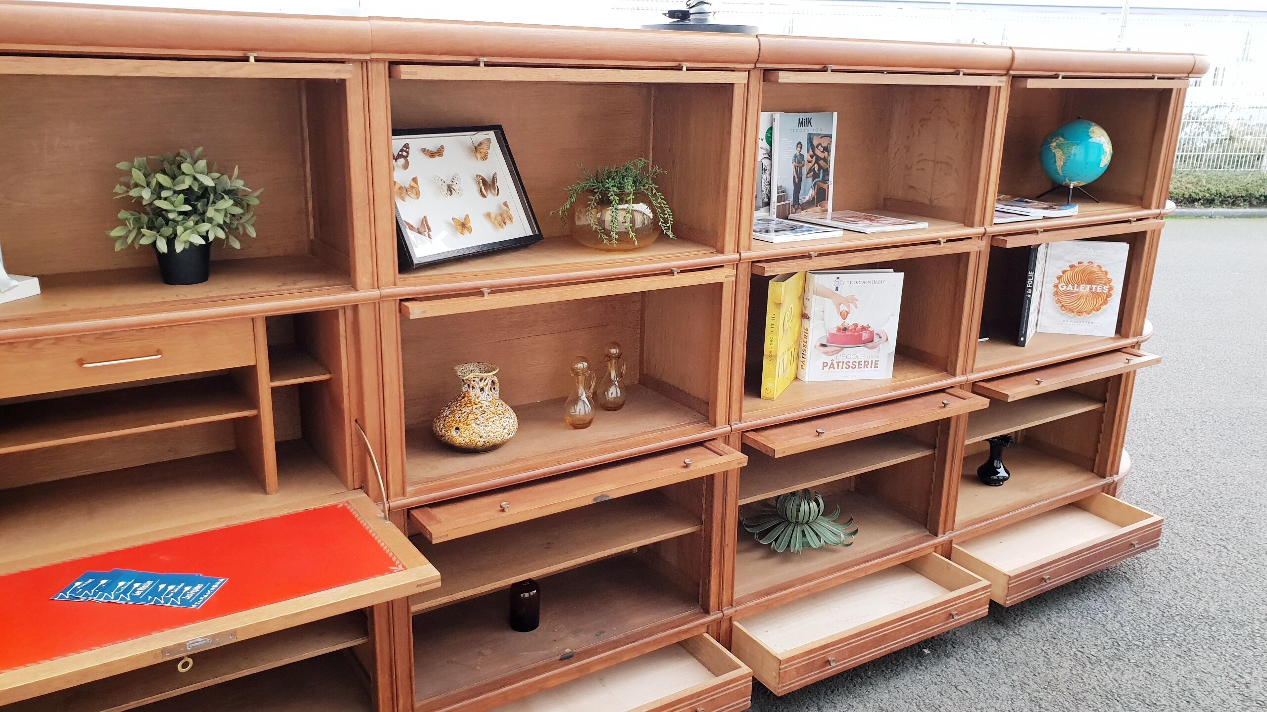Vintage notary library