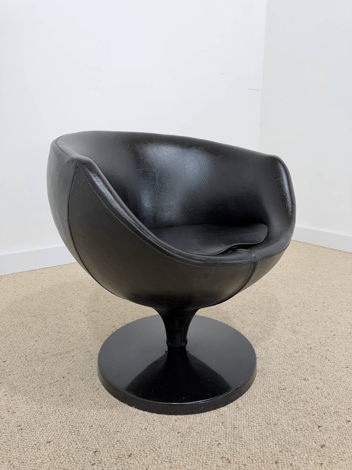 Luna armchair – Pierre Guariche for Meurop, 1967
