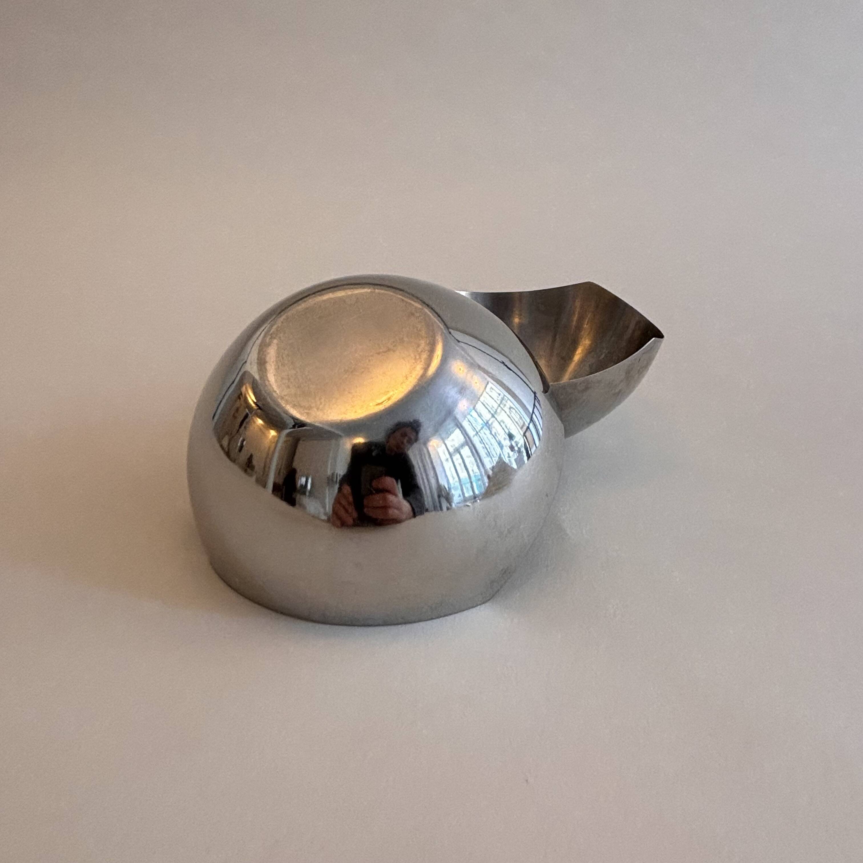 Set of two stainless steel cups